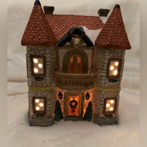 Holiday expressions in original box porcelain lighted house Hunters Tavern - Picture 10 of 11